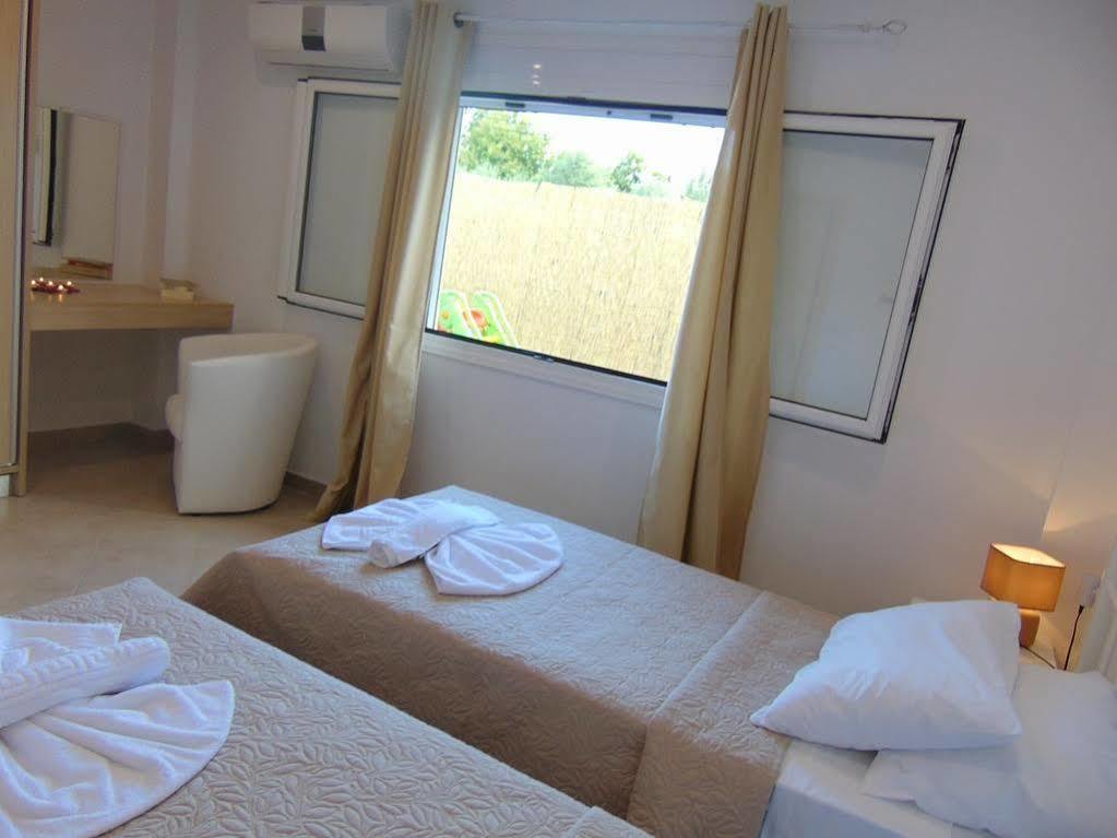 Villa Campos- Less Than 5-Min Walk To Kalivaki Beach Georgioupoli Bagian luar foto