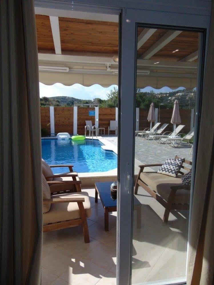 Villa Campos- Less Than 5-Min Walk To Kalivaki Beach Georgioupoli Bagian luar foto